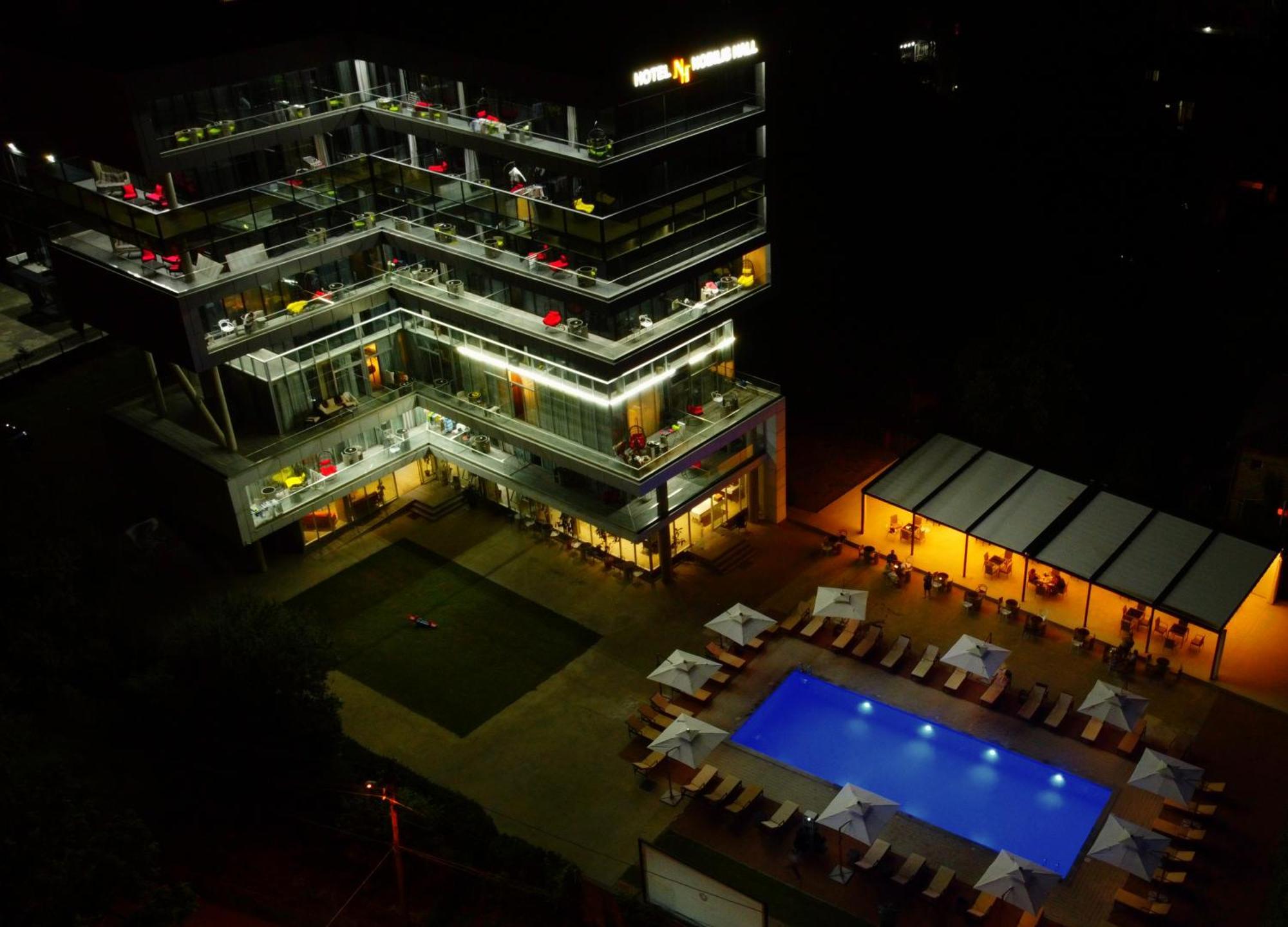 Hotel Nobilis Hall コブレチ エクステリア 写真