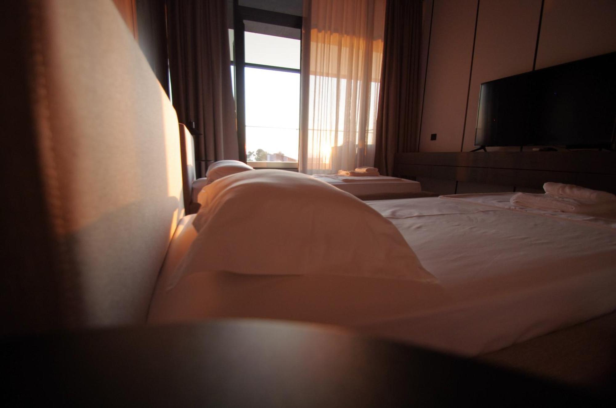 Hotel Nobilis Hall コブレチ エクステリア 写真
